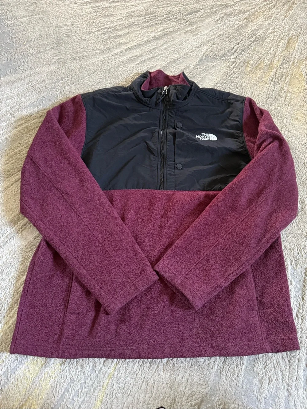 North Face Pullover fleece 200WT Tundra RTO Jacket 1/2 Zip black maroon large